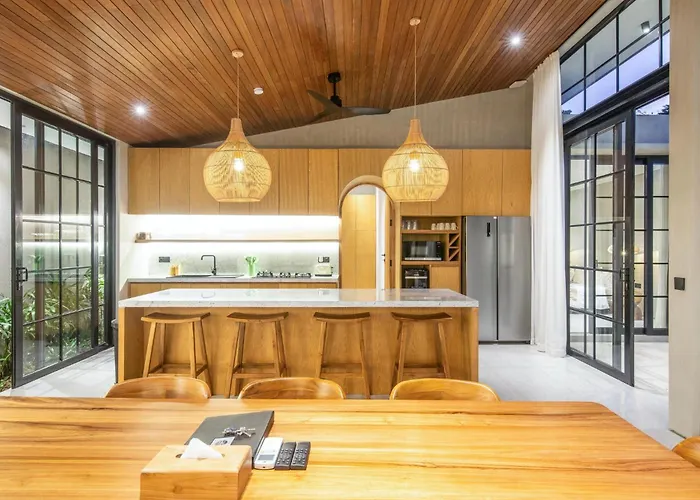 Luxurious 5br Boho Sanctuary, Near Bingin