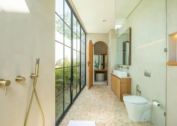 Luxurious 5br Boho Sanctuary, Near Bingin Villa *