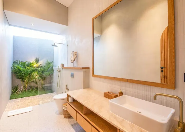 Luxurious 5br Boho Sanctuary, Near Bingin