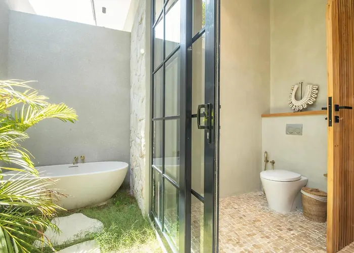 Luxurious 5br Boho Sanctuary, Near Bingin