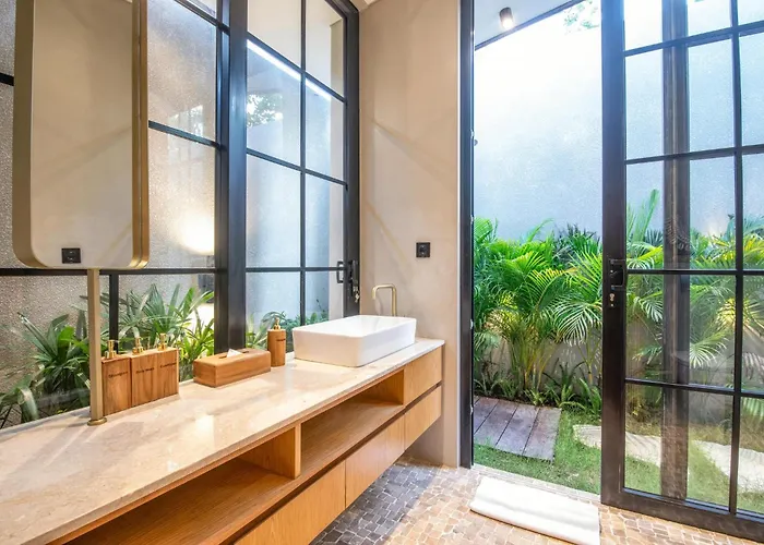 Luxurious 5br Boho Sanctuary, Near Bingin